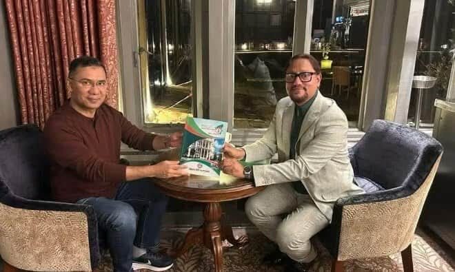 তারেক রহমানের সঙ্গে লন্ডনে চসিক মেয়রের সাক্ষাৎ, নগর সরকার গঠনের দাবি জানালেন ডা. শাহাদাত