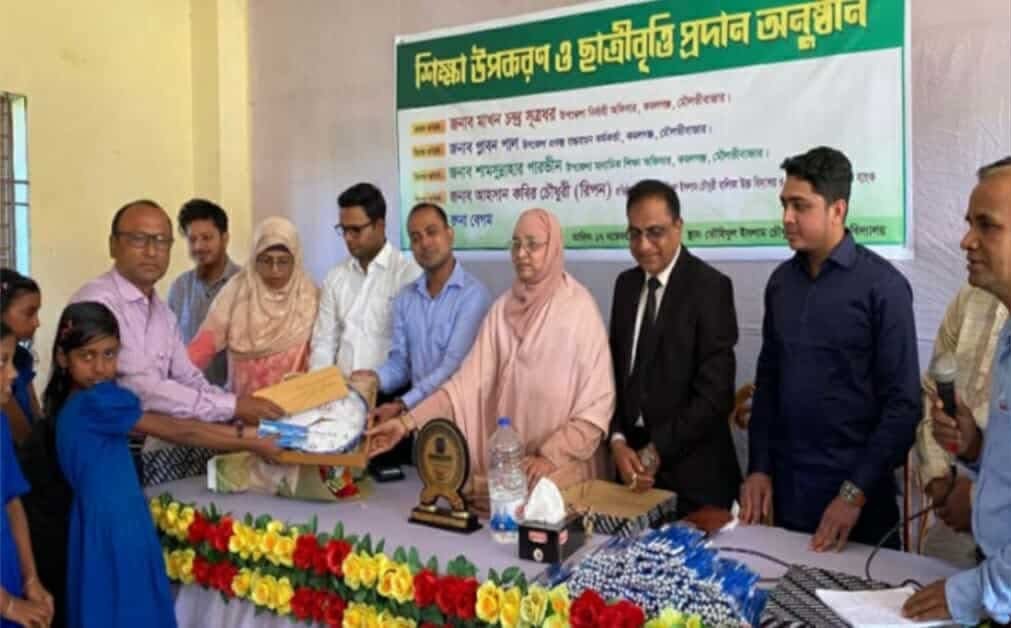 কমলগঞ্জে মেধাবী শিক্ষার্থীদের মাঝে শিক্ষা উপকরণ বিতরণ