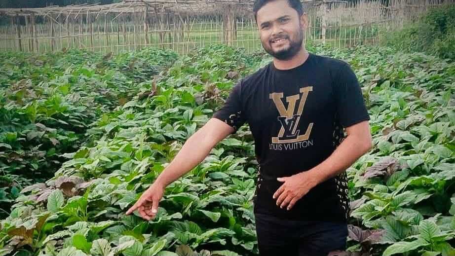 প্রবাস ছেড়ে মাটির টানে কৃষিতে সাফল্যের যাত্রায়-রাসেল