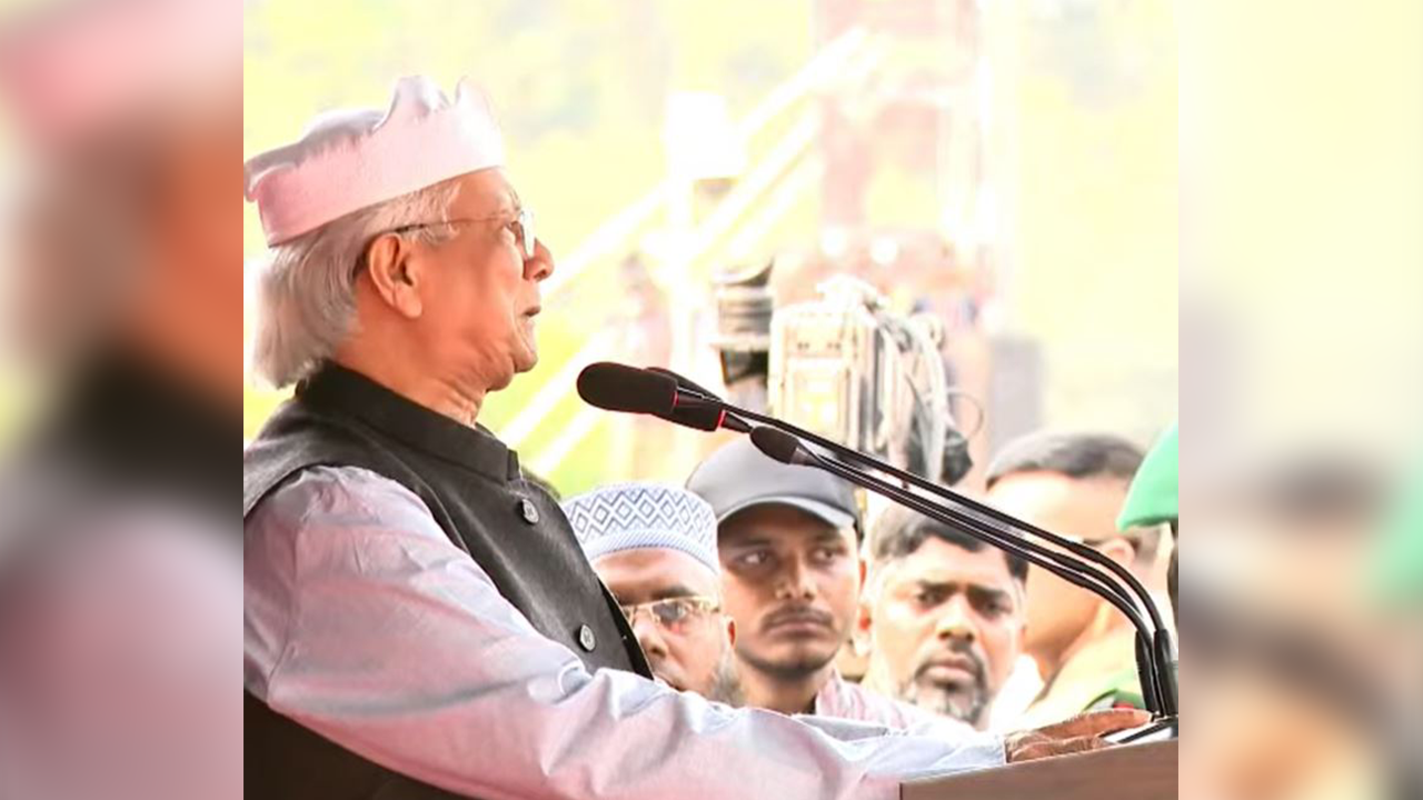 সব বাংলাদেশির বুকে থাকবে হাদি : প্রধান উপদেষ্টা